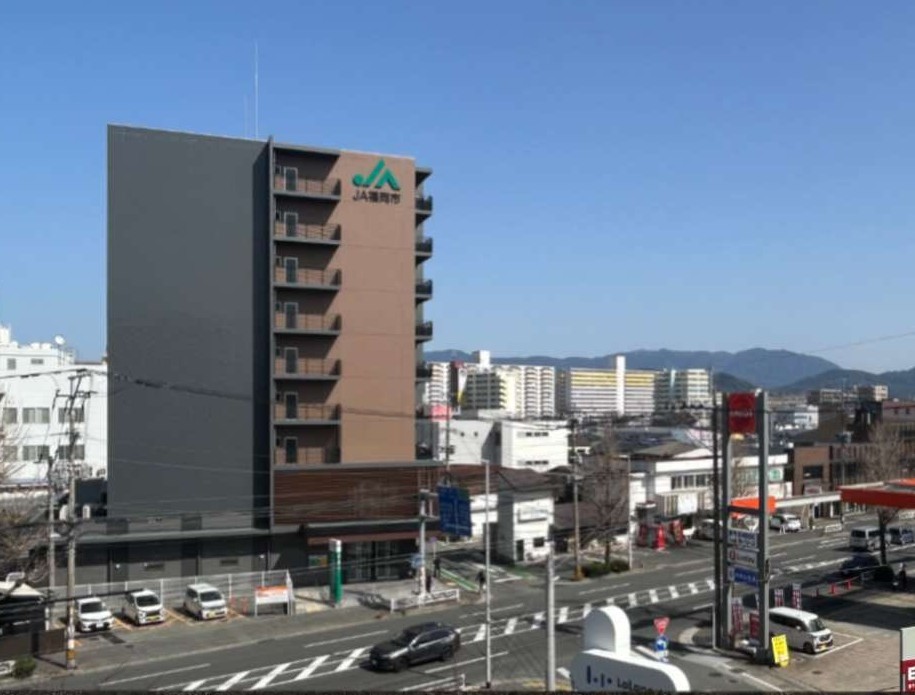 福岡市内の店舗併用マンション外観。ららぽーと福岡近くの大規模施設